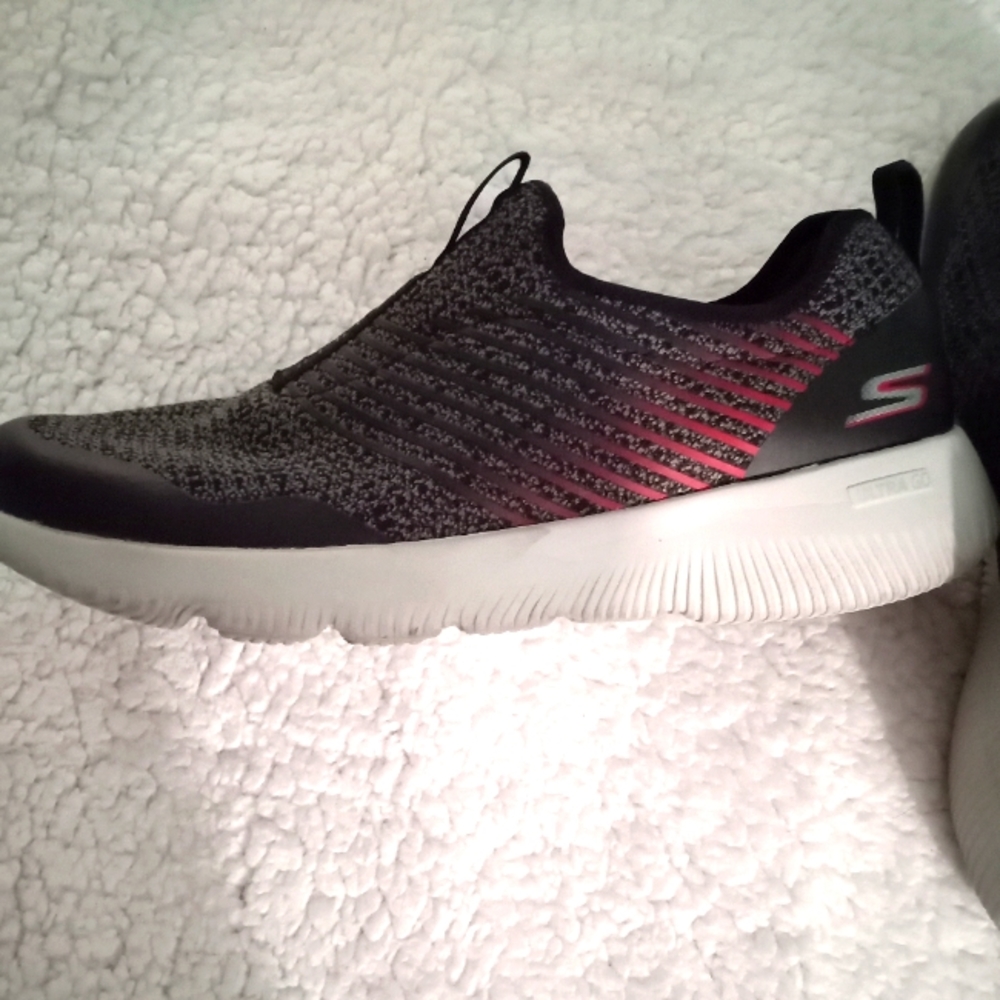 Sketchers Air Cooled Goga Sneakers